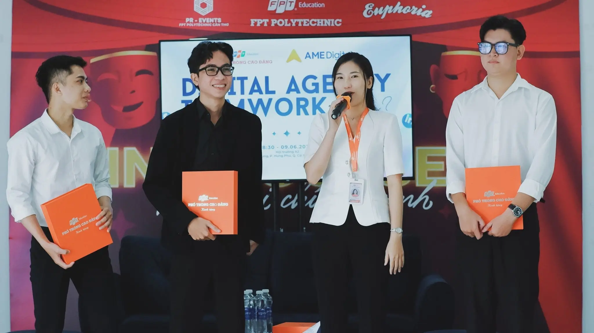 Talkshow Agency Digital Marketing Teamwork co gi 04